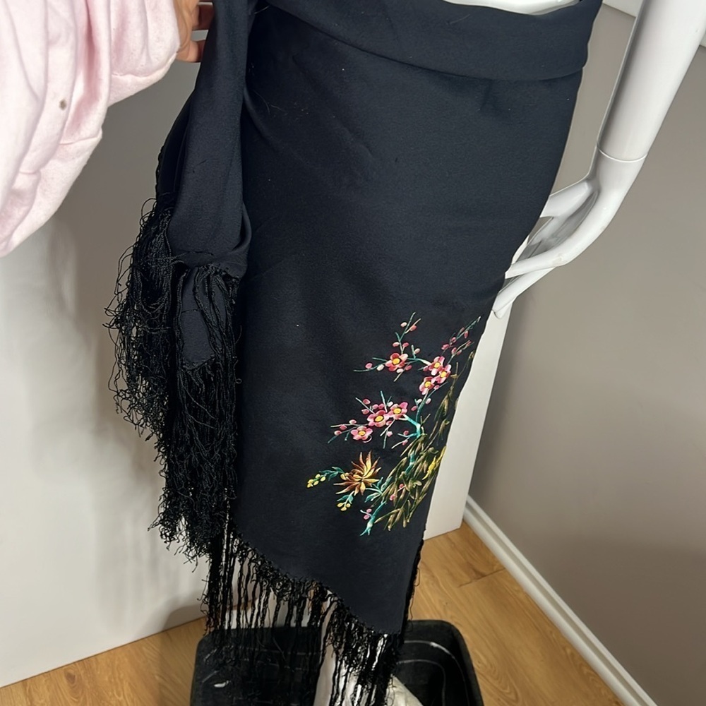 Large 62” Square Vintage Black Poly Embroidered 10” Tassels Piano Shawl Wrap - Picture 8 of 8